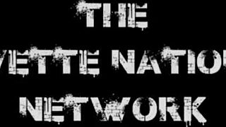 Sara Jay and Angelina Castro share a meal