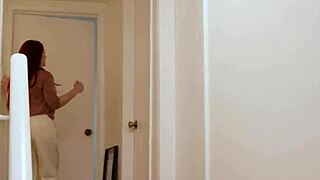 jessica hears spikey planning anal with his girlfriend on the phone