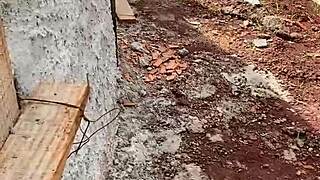 sexo na rua novinha saiu da escola e acabou dando pro pedreiro na casa de construção