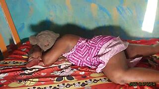 Ebony queen amateur enjoys session