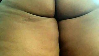 Super Thick Housewife Teasing Neighbors With Nasty Ass