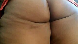 Super Thick Housewife Teasing Neighbors With Nasty Ass