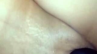 el vecino folla mi gran culo mientras me masturbo con vibrador