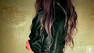 I caress my passionate vagina with vibrator and butt plug