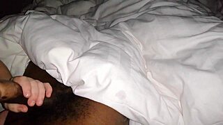 i'm assanhadopiladoce havin fun with a hot russian red hed, givin handjob n blowjob to monstr cock part 1