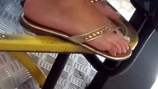 Novinha Do Pezinho Perfeito No Busão 1 Parte