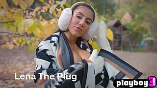 Attractive big tits babe's sexy striptease exposes amazing body