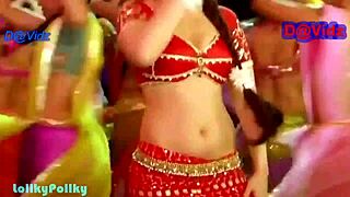 Kareena, check out my hottest navel and big tits!