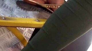 Novinha Do Pezinho Perfeito No Busão 1 Parte