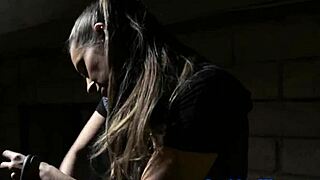 Glam milf, are you seduced by this lesbian teen?