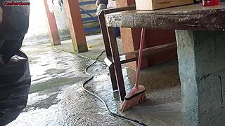 Minha Esposa Saiu E Empregada Pegou Meu Pau