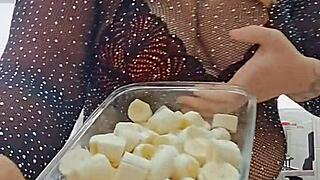 Fazendo Live Com Um Shorts Socado No Cu