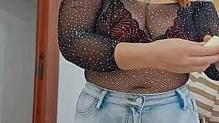 Fazendo Live Com Um Shorts Socado No Cu