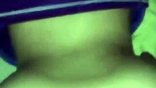 Culona catracha shows big ass in sexy display