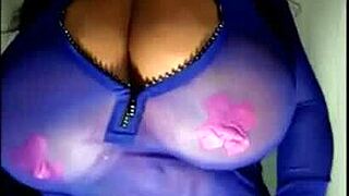 Massive ebony tits on webcam
