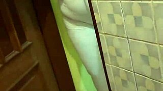 i'm watching kitana montana, that super sexy tattoed hottie fuck toy, get fucked by a huge cock