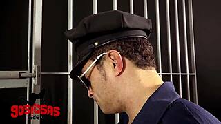 oral no guarda da cadeia with anal and orgasm