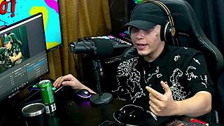 Victoria Camargo arrives in a sensual outfit and strips, making Ruan very horny in the podcast