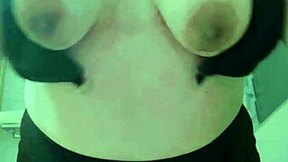 m0ondollyfree greets daddy in intriguing way