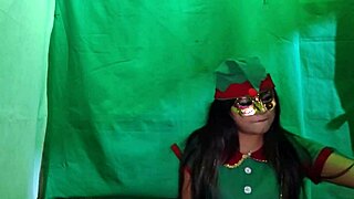 cochina duende hembra de la navidad espera la noche buena para encontrar un macho