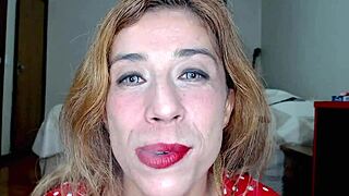 Fumando E Mostrando A Buceta