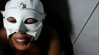 mijando na boca no corpo dentro no anus dando o c� e gozando horrores