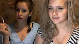 Girls on cam smoking cigarettes and chatting