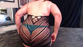 Pretty Curvy Girl in Dress Cums on Big Dildo