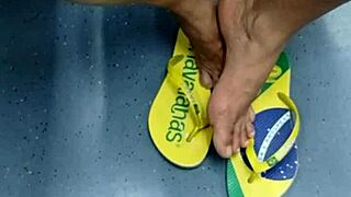 Candid Brazilian girl does shoeplay with flip flops I watch hidden