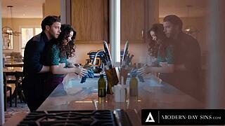 Ibu Rumah Tangga Selangkuh Jilat Memek untuk Creampie