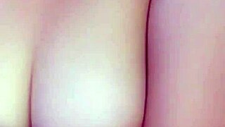 Vietnam Girl Shows Off Stunning Body in Solo Display