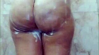 i read hindi sex story about bathroom fingering