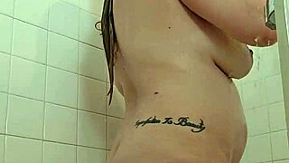 naked shower with domme mommy 😍