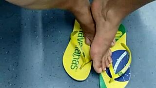 Candid Brazilian girl does shoeplay with flip flops I watch hidden