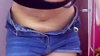 Vietnam Girl Shows Off Stunning Body in Solo Display