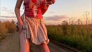 Elza Kom's Sexy Dance Performance