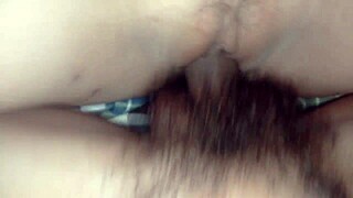 18+ lepotica dominira z zunanjim peggingom v gozdu