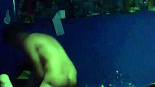 despu�s de la fiesta me escap� de casa para irme a follar al vecino