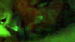 小柄フィリピーナが街中でアナル激ハメで中出しフィニッシュ！