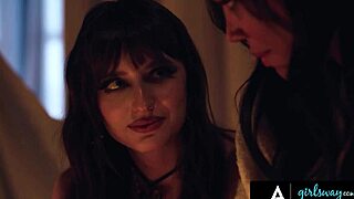 i'm so exicted, lana and skye getting fingered by that milf penny!