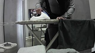 desperate housewife orgasms during normal workday at home