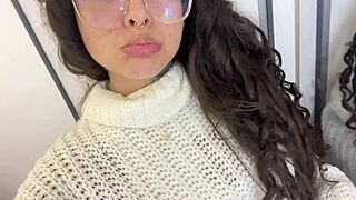 Look how I pee on my trip to Europe, I was on the plane