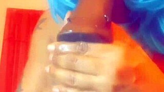 Ladyraex Performs with Toys