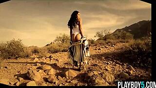 This Ebony Milf Feels Pretty And Loves To Show Her Body Sensually