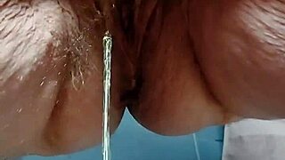 Watch that hairy pussy piss!