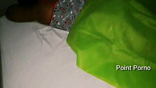 Mature Portuguese amateur cousin opens mouth for deepthroat oral