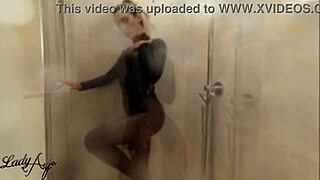 Tease your mistress in latex shower with nylon stockings