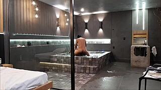 Luxury motel surprise: bbw friend loves it and reveals her big pussy for anal fun.