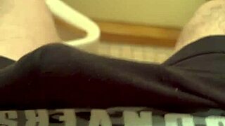 Watch this Japanese amateur masturbate solo?