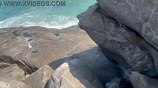 Praia de nudismo sexo explícito com as gostosas 😍